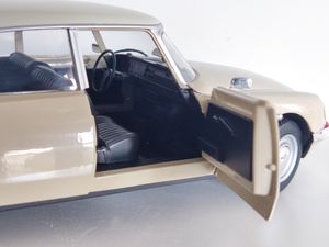 Das Citroen D Spezial - Modell ist wunderschön