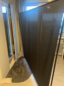Ganz billig hergestellte Trennwand 