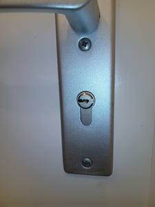 ABUS Bravus.2000 Doppelzylinder mit 5 Schlüssel, Länge (a/b) 35/45mm (c= 80mm) mit Sicherungskarte, Angriffswiderstandsklasse B, mit Not- u. Gefahrenfunktion Kunden-Foto 2
