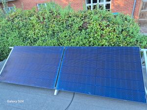 SUNNIVA® 850W Balkonkraftwerk komplett Steckdose - ASTRO-ENERGY 800W Micro Wechselrichter, PV Solaranlage, 2x425W Solarmodule, inkl.5m Kabel, WIFI Kunden-Foto 4