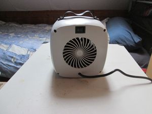 InnovaGoods - Przenośny grzejnik Mini Heatpod 400W, niskie zużycie energii, wyświetlacz LED, 2 prędkości, timer do 12 godzin, regulowany termostat 15-32 ºC, czarny, ABS Zdjęcie produktu od klienta nr 1