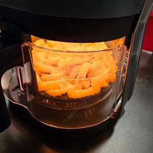 Lauben Glass&SteamAir® Fryer 4500BG, Heißluftfritteuse mit Glasfrittierkorb, 1300 W, 8 Programme, 4,5 Liter, Dampffunktion, 360° Heißluftzirkulation Kunden-Foto 2