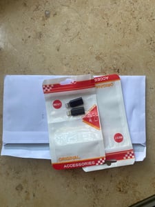 Kompakter USB-C Adapter auf Apple – Schwarz – passend für iPhone 5 bis 14, inkl. Pro, Max & Mini – Laden & Datenübertragung in einem Kunden-Foto 1