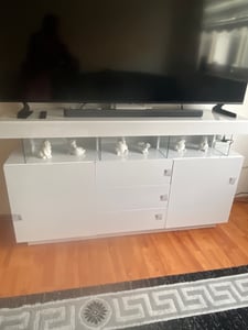 Merax Sideboard Hochglanz Weiß mit LED, Mehrzweckschrank aus Spanplatte und Acryl, Kommode 140x35x80 cm mit 3 Schubladen und 2 Türen, Schrank Vitrine Kunden-Foto 1