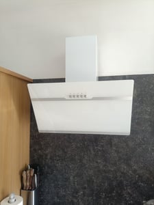 PKM S23-60 AWPX Kopffreihaube, 60 cm breit, 258 m³/h, Abluft und Umluft, 3 Leistungsstufen, Randabsaugungstechnik, LED-Beleuchtung, weiß mit Edelstahlapplikation Kunden-Foto 9