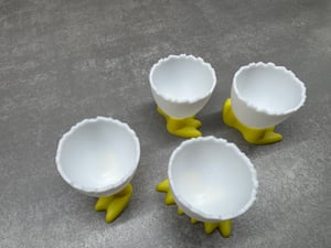 4X EIERBECHER Hühnerfuß aus Kunststoff Eierhalter Eierbehälter Eierständer Eierdop Eier Huhn Ente 97 Kunden-Foto 1