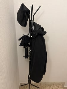 Kleiderbügel mit 12 Haken 170cm Garderobenständer Kleiderständer Freistehender Kleiderständer Kleiderstange aus Stahl Wohnzimmer Schwarz Retoo Kunden-Foto 3