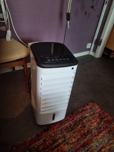 Ventilatorkombigerat Mobile Turmventilator 65W 4L-Tank Luftkuhler mit Wasserkühlung 12H Timer, 65° Oszillationsfunktion Fernbedienung  24x28.5x57cm Kunden-Foto 18