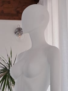 S-12 Žena Žena Manekýn Abstraktná hlava Muž Žena Krásna abstraktná biela matná maľba Fotografia od zákazníka č. 2