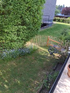 Staketenzaun in 26 Größen - Holzzaun aus Haselnuss - Gartenzaun Holz Höhen 50 cm - 150 cm Länge 5/10 Meter - Kastanienzaun für Garten (90cm x 5m) Kunden-Foto 4