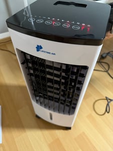 Lifetime Air Mini Air Cooler - Klimaanlage Mobil ohne Abluftschlauch Ventilator mit Wasserkühlung - Luftbefeuchter Lüfter 3 Stufen mit 2 Kühlelementen - 16 x 16 x 16,5 cm Kunden-Foto 4