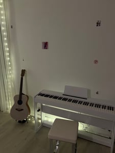 Digitálne elektrické klavír FCH s 88 klávesmi, kladivkovým mechanizmom a 128 rytmami, biele Fotografia od zákazníka č. 7