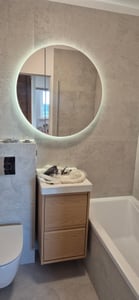 Zrkadlová skrinka s osvetlením Talos Silver Picasso Style Ø80 cm - kúpe??ová zrkadlová skrinka s 2 policami - hliník - zrkadlová zadná stena Foto del cliente 1