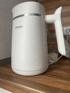Philips Wasserkocher Eco Conscious Edition, 1.7 L, aus recyceltem Material, Kontrollanzeige, Anti-Kalk, Weiß (HD9365/10) Kunden-Foto 1