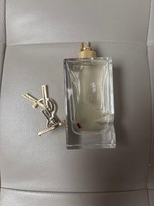 Yves Saint Laurent Libre, Frauen, 50 ml, Nicht nachfüllbare Flasche, Schwarze Johannisbeere, Mandarine, Petitgrain, Jasmin, Jasminum sambac, Lavendel, Orangenblüte, Ambra, Zedernholz, Moschus, Vanille Kunden-Foto 14
