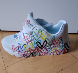 SKECHERS Kinder-Sneaker: Kunst & Komfort EU 39 Kunden-Foto 1