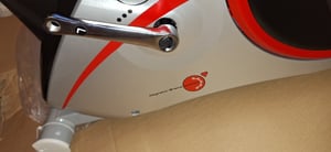 Christopeit Ergometer AL 2 – 24-stufige Magnetbremsung, Flachriemenantrieb, Digitaler LCD-Computer mit Tablet-Halterung, 10 Trainingsprogramme, Verstellbarer Sattel, Integrierte Pulsmessung, Belastbar bis 150 kg Kunden-Foto 3