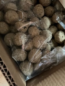 Futterbauer Meisenknödel 200 Stück ohne Netz, Hochwertige Meisenknödel für Wildvögel, ca. 90 g je Knödel, mit Vitaminen & Fetten Kunden-Foto 1