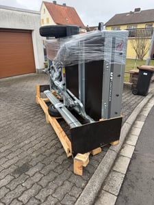 Gartenanhänger 230 Kipp Mit Stützrad, H-1100 Rahmen Und Blauer Abdeckung Kunden-Foto 8
