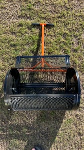 Rozsiewacz nasion VEVOR, rozsiewacz kompostu o szerokości 67 cm z uchwytem w kształcie litery T, rozsiewacz mchu torfowego z 3 regulowanymi wysokościami, malowany proszkowo stalowy rozsiewacz ogrodowy, solidny rozsiewacz nawozu do sadzenia i siewu Zdjęcie produktu od klienta nr 1