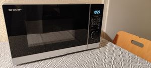 SHARP YC-PG204AE-S Mikrowelle mit Grill, Mikrowelle: 700W, Grill: 900W, 10 Leistungsstufen, silber Kunden-Foto 5