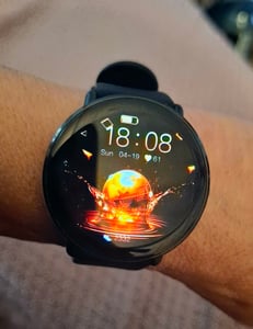 Damen & Herren – Fitnessuhr mit Bluetooth-Telefonie, AMOLED-Display Smartwatch 25 Tage Standby, kompatibel mit iOS und Android, Schnellladefunktion, Zyklusverfolgung, Musiksteuerun Kunden-Foto 1