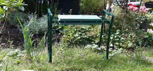 Relaxdays Panca inginocchiata per giardinaggio, pieghevole, fino a 150 kg, incl. 2 tasche, supporto per le ginocchia imbottito, 50x60x27,5 cm, nero Foto del cliente 1