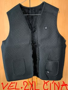 Beheizbare Weste für Damen und Herren – Leichte Outdoor-Heizweste, schwarz – FLAMEVEST XL Kunden-Foto 1