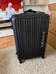 WINGS HARRIER XXL Trolleykoffer 97L, Schwarz, ABS mit Zahlenschloss, 4 Rollen Kunden-Foto 1