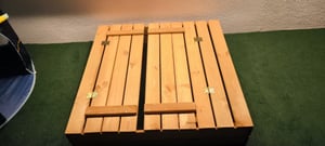 KOTARBAU® Sandkasten mit Abdeckung 120x120 cm Sandkiste aus Holz mit Deckel & Sitzbänken Gartenspielzeug für Kinder mit Sandkastenvlies Natürlich Kunden-Foto 5