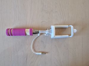Selfie Stick Mit Kabel Einbeinstativ Bluetooth Kunden-Foto 1