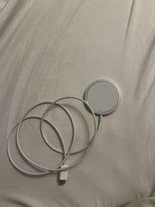 Apple MagSafe, Drinnen, Kabelloses Aufladen, Silber, Weiß Kunden-Foto 1