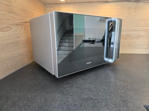 Mikrovlnná rúra MEDION 3 v 1 s funkciou grilu a konvekcie (23 litrov, 900 W, 1 000 W gril, 1 680 W konvekcia, 10 automatických programov, funkcia rozmrazovania, displej, MD11493) čierna Fotografia od zákazníka č. 2