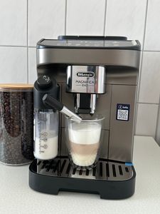 DeLonghi ECAM 290.81.TB Magnifica Evo Milk, Kaffee-Vollautomat, titanium/schwarz Kunden-Foto 4