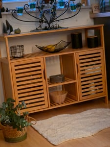 GOPLUS Badezimmerschrank Bambus, Aufbewahrungsschrank mit 2 Türen & offenen Regal, Badschrank freistehend, Unterschränke für Flur, 100 x 35 x 80 cm Kunden-Foto 1