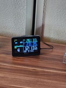 Funk-Wetterstation mit Farbdisplay Außensensor Schimmelwarner Hygrometer Barometer Datumsanzeige Mondphase Schwarz Frostalarm Wecker Kunden-Foto 4