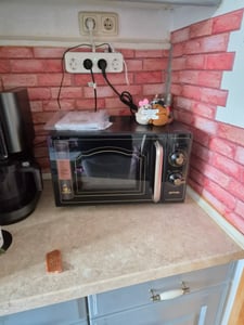 Gorenje MO20E1HRL Retro Standmikrowelle, 5 Leistungsstufen, 700 Watt, 20 l Volumen, Glastür, beige Kunden-Foto 2