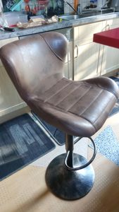 lot de 2 tabourets de bar pivotants Vintage Chaise de bar réglable en hauteur en similicuir Tabouret de cuisine avec dossier Repose-pieds Photo du client 2
