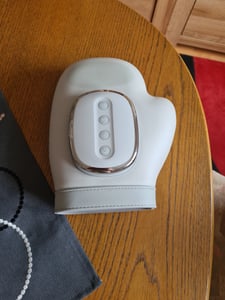Handmassagegerät, Handschuhform mit Einzelfinger-Massage, 3 Modus&5 Stärke, Wärmekompression, Dreiteiliges Luftkissen für Finger,Handfläche,Handgelenk Kunden-Foto 1