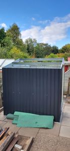 HATTORO P100 XL Metall Gerätehaus Geräteschuppen Schuppen Gartenhaus Pultdach Anthrazit / GRAU Kunden-Foto 16