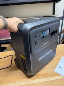 BLUETTI Elite 400 3840 Wh 2600 W: generatore portatile con ruote per l'alimentazione di emergenza in casa e all'aperto Foto del cliente 2