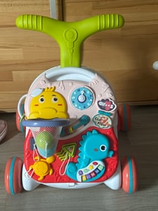 Malplay Lauflernhilfe Interaktive Pädagogische Tafel 2in1 Musikbrett Uhr ab 12 Monaten Geschenk, 3 Bälle Kunden-Foto 1