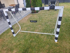 But de football 180 x 120 cm, but robuste en acier blanc, but de football de jardin, but d'entraînement pour les enfants et toute la famille Photo du client 1