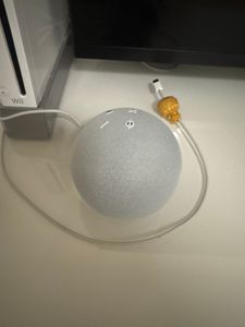 Amazon Echo Dot (5. Gen), Amazon Alexa, Sphärisch, Weiß, Deutsch, Englisch, Spanisch, Französisch, Italienisch, Android, Fire OS, 4,4 cm Kunden-Foto 5