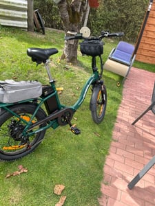 Runetic Ebike, Foldable e-bikes, 250W Motor, 36V 13Ah herausnehmbarer Akku, bis zu 80 km Reichweite, 25 km/h, 20" x 3,0" Breitreifen - Schwarz Kunden-Foto 1