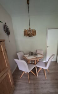 Rozkladacia jedálenská stôl PERO 90/140 cm, buková drevodekor Craft Golden – štýl loft, škandinávsky dizajn Fotografia od zákazníka č. 9