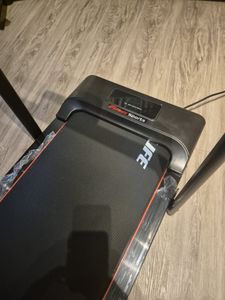 FunLife F1 Walking Pad klappbar – 3-in-1 Untertisch Laufband mit Haltegriff, 1–8 km/h, kompakt & leise für Zuhause, Büro & Homeoffice Kunden-Foto 6
