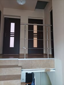 UISEBRT Geländer Edelstahl Handlauf Treppengeländer Für Treppen Brüstung Für Innen & Außen Treppenhaus Balkon Brüstung 80cm 3 Querstreben Kunden-Foto 5