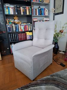 SOFTA Elektrischer Relaxsessel mit Liegefunktion, Verstellbarer TV- & Fernsehsessel 105°–155° Rückenlehne & Fußstütze (Lichtgrau) Kunden-Foto 9