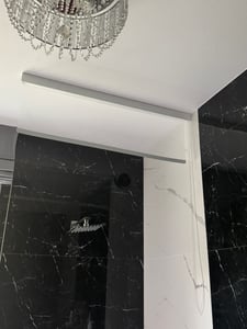 Halb-Kassetten Duschrollo 100x240 cm Modell milky stone Duschvorhang Kunden-Foto 1